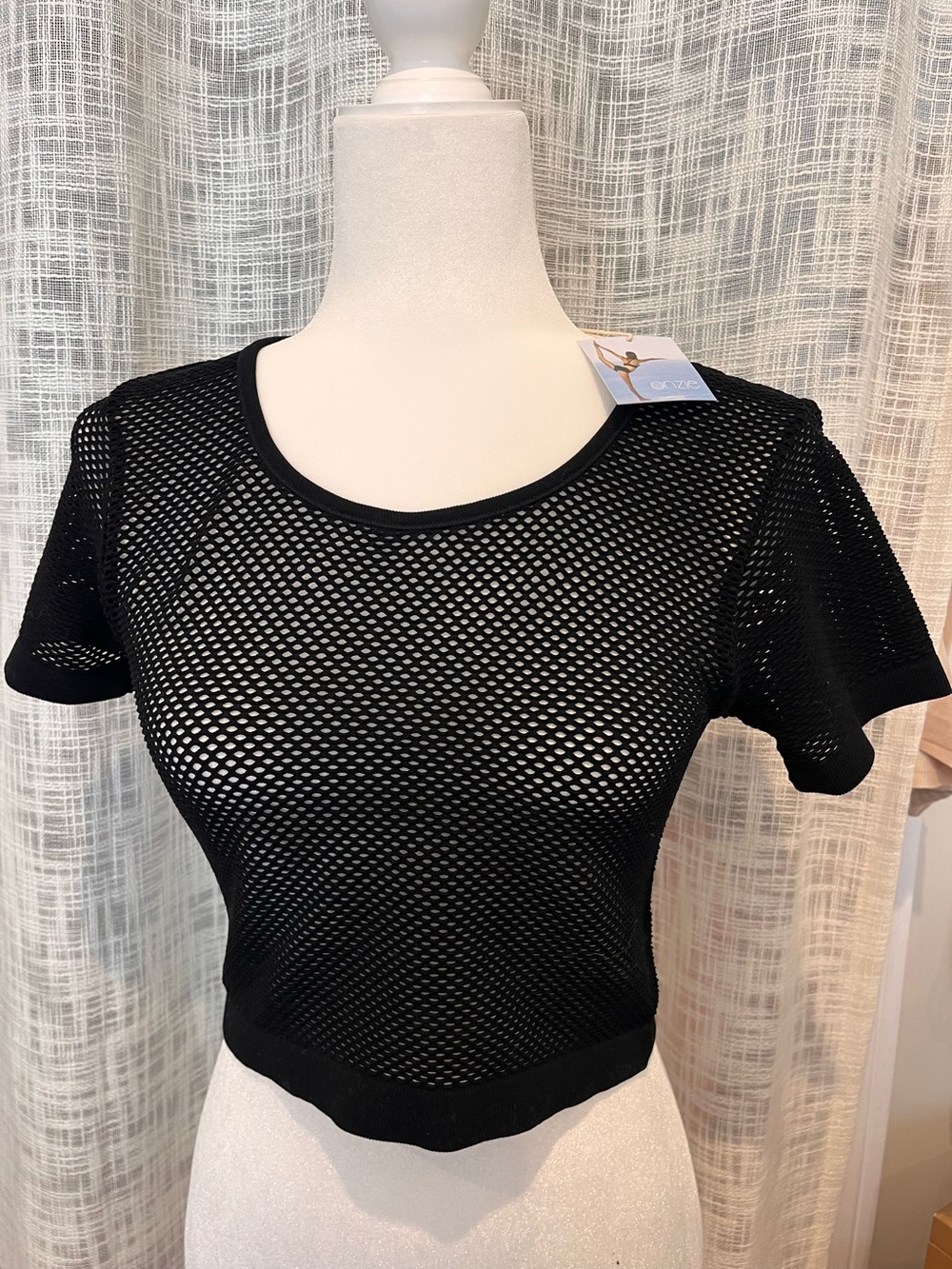 Onzie mesh net yoga crop top one size stretchy black tee NWT